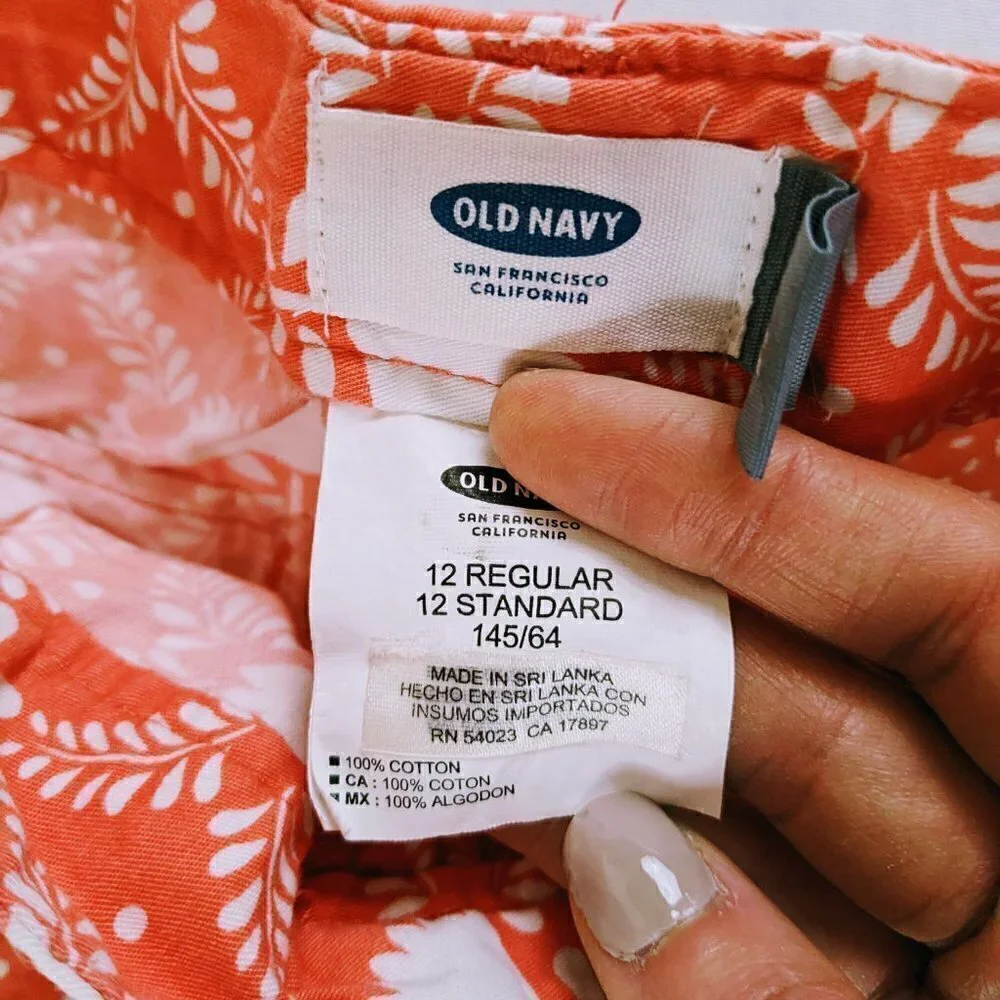 Old Navy Coral & White Floral Print Chino Shorts Girls Size 12